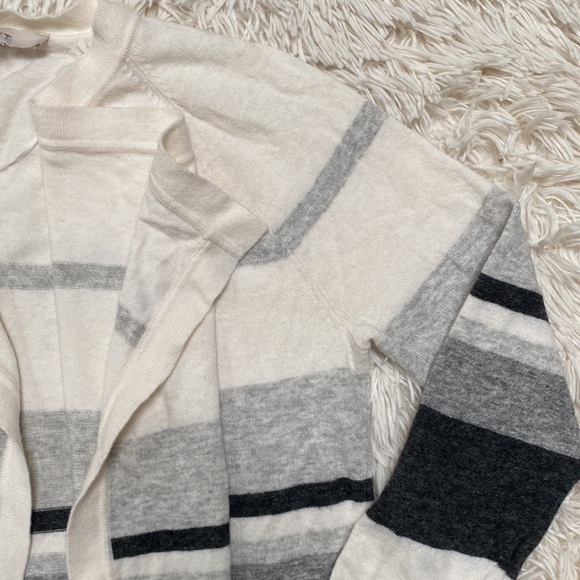 Loft Drape Open Cardigan 💗 Gray & White - Picture 13 of 13